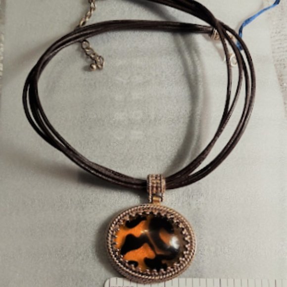 Jewelry - Tortoise Brown Pendant Necklace